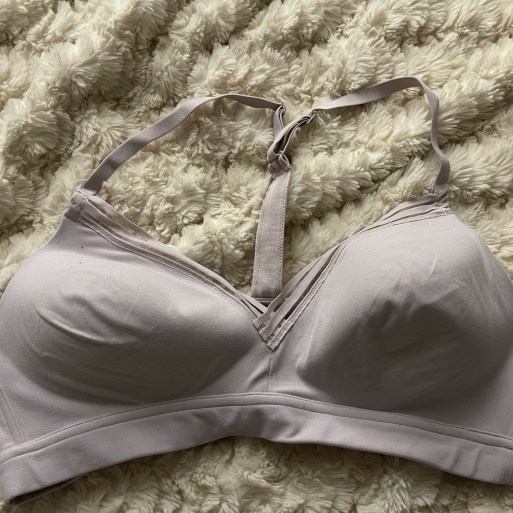 Athleta t-back sports bra. Worn once. Size large